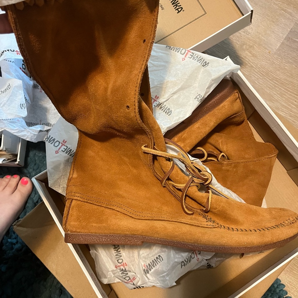 Minnetonka Women's Brown Lace Up Boots